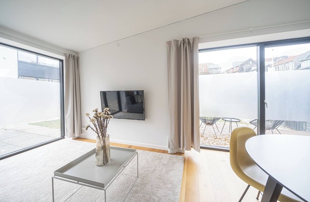 Private 1-bed Townhouse w/ terraces - 157