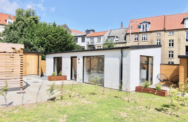 Private 1-bed townhouse w/ terraces - 158