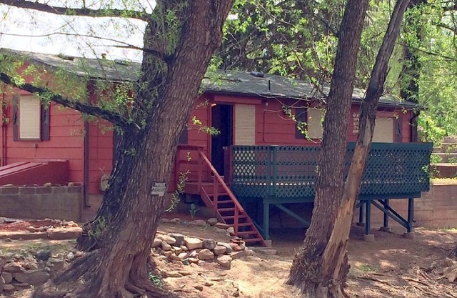 ¡CABINA CREEKSIDE privada! ♥ Cerca del jardín de los dioses y Pikes Peak. Mascota / 420 OK!