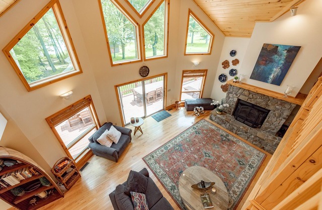 New! Paradise at Deep Creek: Lakefront, Private Dock, Hot Tub!