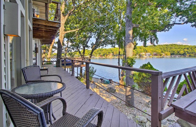 ¡NUEVO! Waterfront Sunrise Beach Home w / Bañera de hidromasaje y muelle