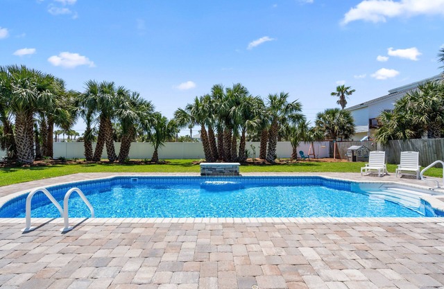 Private Heated Pool | Dog Friendly | My Beach Getaways