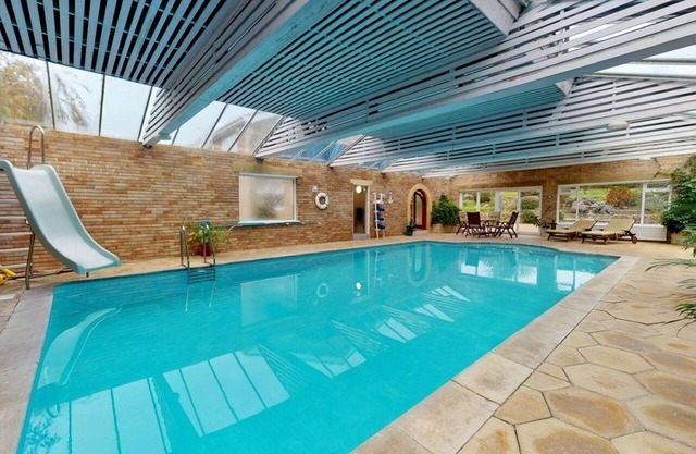 4 * Oro Apartamento Planta Baja en Swanage propia piscina + billar sala interior privado