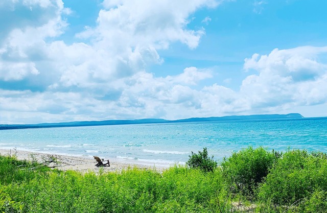 Private Beachfront cottage on Lake Michigan Good Harbor Bay south of Leland