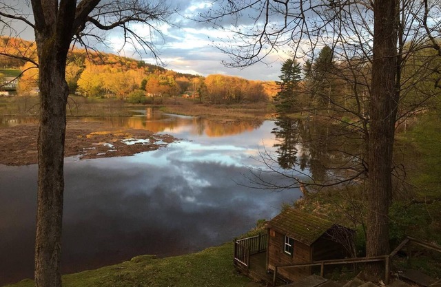 Lakefront Home 1 milla de la ciudad, 7. 5 millas de Bethel Woods, Lake Views