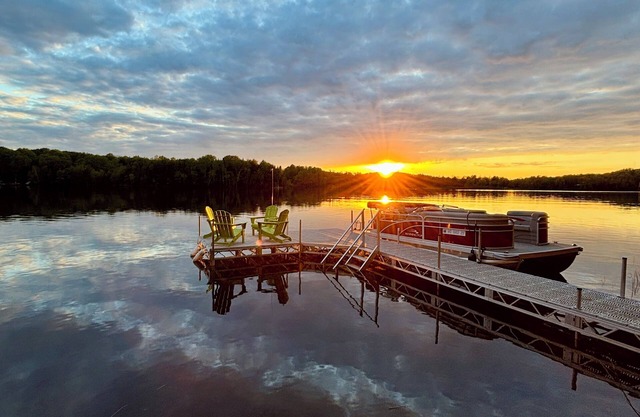 Private Lakefront with Beautiful Sunsets, Kayaks, Large Decks, FirePit, & Wi-Fi