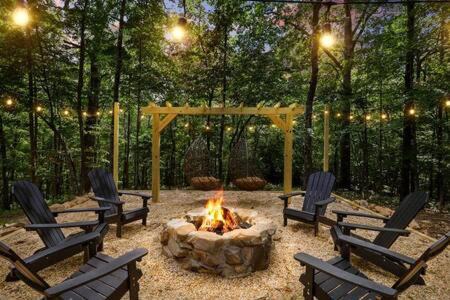 Private Mountain Getaway - Movie Theater - Hot Tub