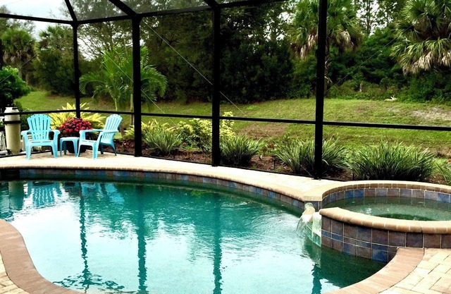 Private Pool and Hot-tub in paradise - privacy, sunsets and fun!