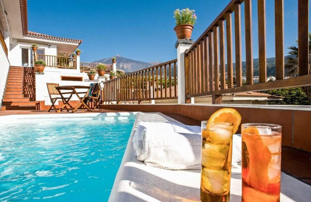 Piscina privada climatizada, vistas mar & Teide, wifi, concierge en Villa [apt H]