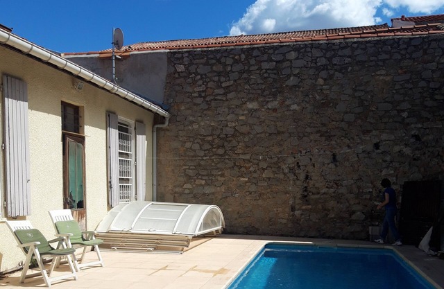 Casa de 4 dormitorios con piscina en calle tranquila cerca del centro histórico