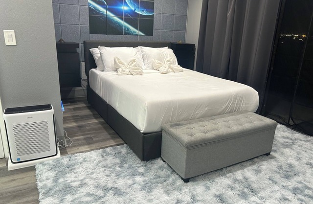 Private Room Balcony Access Veteran-Run Co-Living in Signal Hill