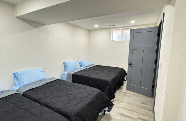 Private Room near Downtown Denver & Lake (Room 4)