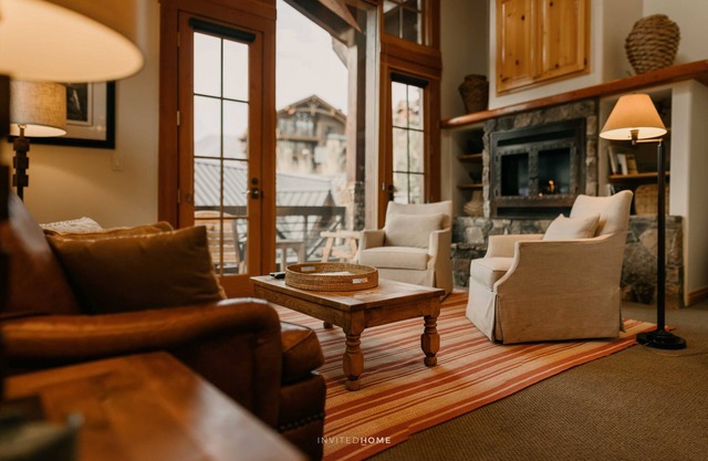 See Forever Cabin by InvitedHome | Private Deck, Hike, Peaks Pool, Hot Tub, Gym