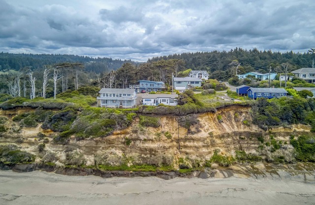 ¡Casa frente al mar actualizada en Seal Rock!