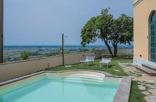 Casa de vacaciones privada con WIFI, piscina privada, A/C, TV, veranda, cerca de Viareggio