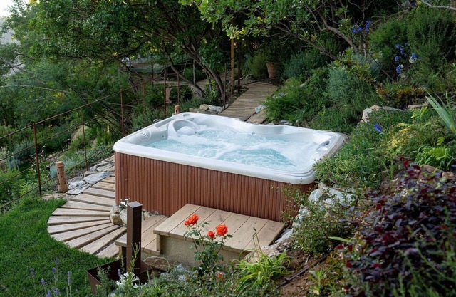 Maravillosa casa de vacaciones privada con sauna, WIFI, bañera de hidromasaje, A/C, balcón
