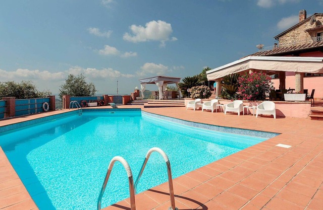 Casa de vacaciones privada con A/C, piscina privada, WIFI, TV, patio, cerca de Viareggio