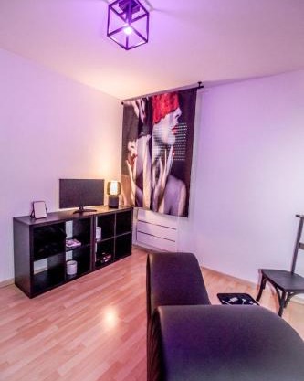PRoJET KUROI - Love Room - Balançoire, Banc de fessée, Pilori, Cage, Croix, Tantra