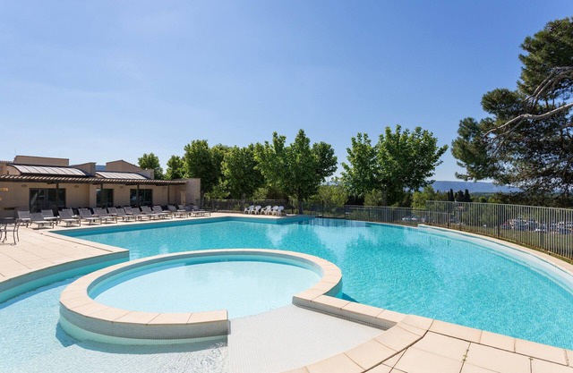 Promotion! Appart sympa, Piscine, Proche du Golf