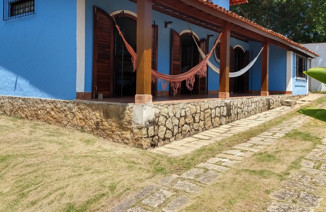 PRECIOS PROMOCIONALES! CASA LINDA Y CONFORTABLE CON CHURRASQUEIRA AL LADO DE LA PLAYA