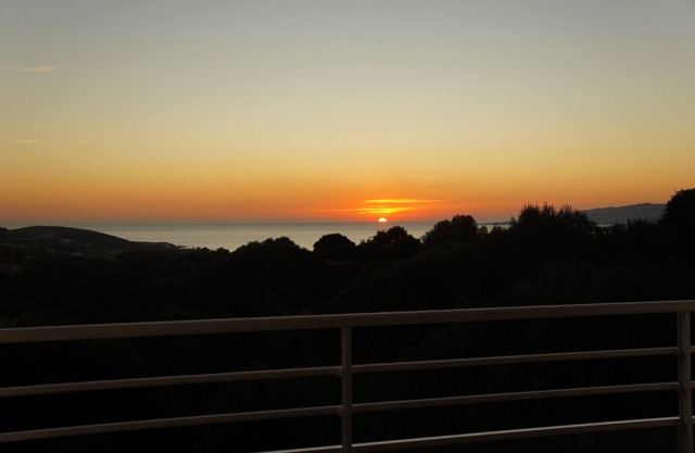 VILLA PROPRIANO, VISTA AL MAR, 4 DORMITORIOS, 4 BAÑOS, GRAN JARDIN, PISCINA PRIVADA,