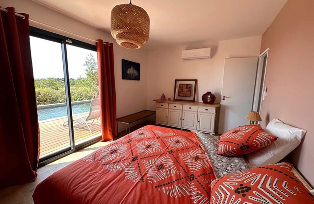 Recent villa with private pool, exceptional panorama
