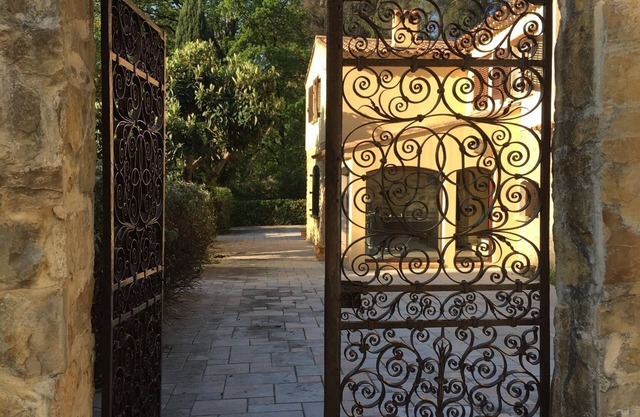 Finca provenzal con total privacidad, sin molestias, cerca de las playas, hipódromo de F1 GP