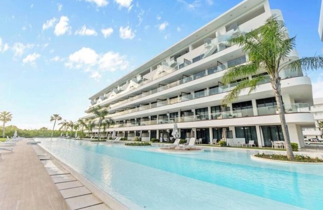 Punta Cana, Cana Rock Star 2BDRM w/pool & beach
