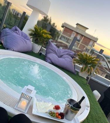 Q Hotel