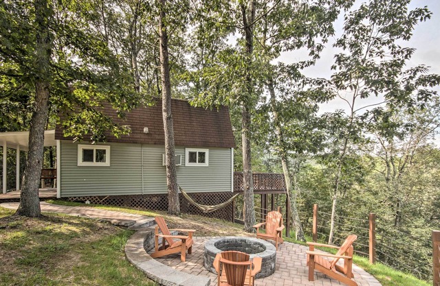 Quaint Mt Jackson Cottage w/ Sweeping Views!