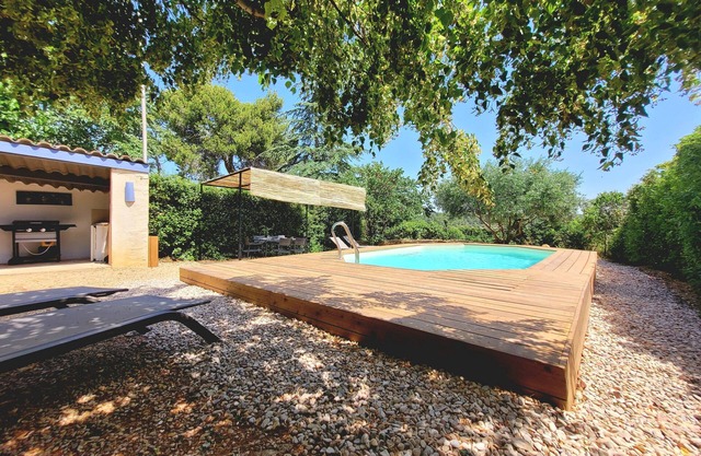 Casa de piedra tranquila con piscina privada en hamlet du minervois