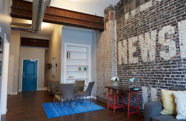1 HABITACIÓN LOFT RECIENTEMENTE RENOVADO EN EL CENTRO DE LA CIUDAD DE KANSAS EN EDIFICIO HISTÓRICO