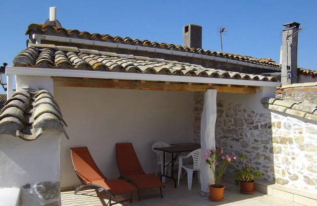 Casa tranquila y luminosa con terraza del pueblo cerca de Carcasona