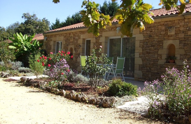 Bungalow tranquilo - piscina privada climatizada a 5 minutos de SARLAT