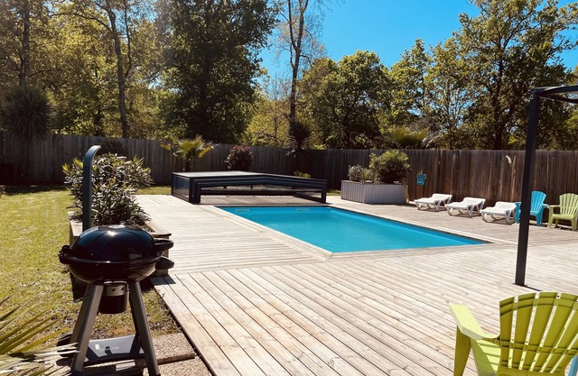 Quiet house with heated swimming pool near soulac / mer, montalivet.