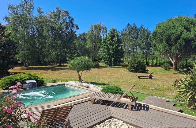 Casa tranquila cerca del bosque en una 5000m² vallado y plantado