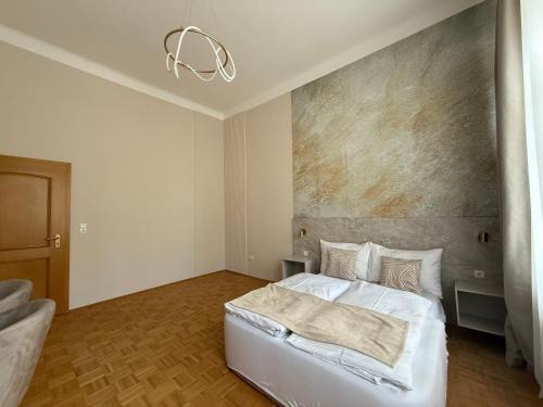 Quiet location near Schönbrunn, 1 min to U6 Niederhofstraße