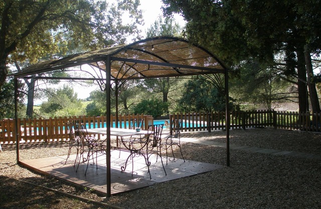 villa luberon tranquila + piscina grande