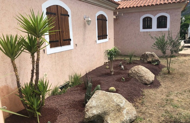 Villa tranquila de 3 dormitorios SAN AMBROGGIO - piscine- vista al mar y montaña