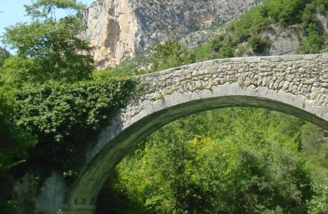 pueblo tranquilo para amantes de la naturaleza y la montaña