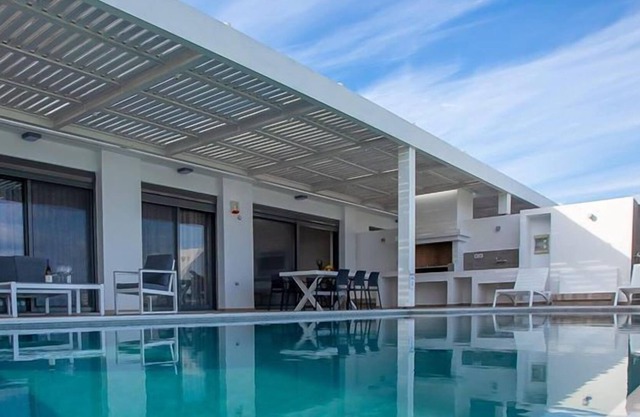 R 1215 Adonis Villas - Villa Jasmine