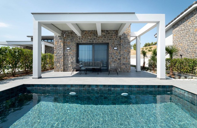 R 1296 Kyros Villa with Private Pool With Safe Deposit Box, All day Pool Snack Bar & Playground
