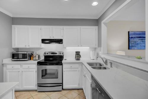 Racquet Club 41 by Wild Dunes, in Resort Core
