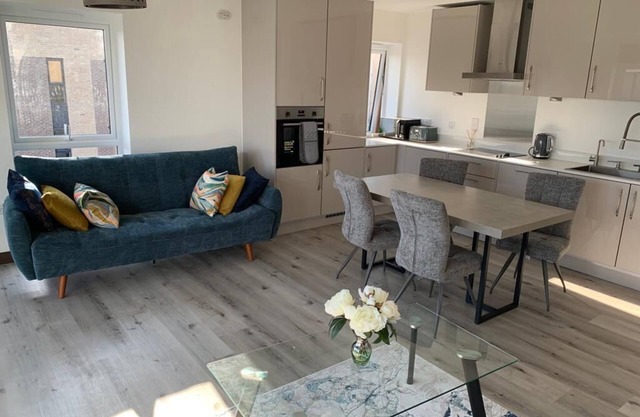 Raphvin Apex Abode-Apartamento-Exclusivo-Baño con ducha-Balcón
