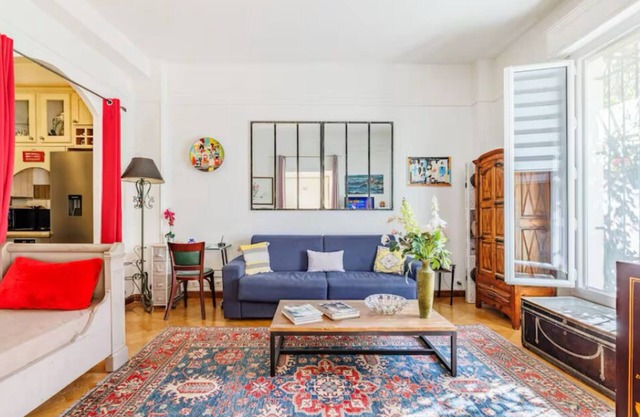 APARTAMENTO en el centro de JUAN 55m2 en planta baja con jardín terraza de 50 m2