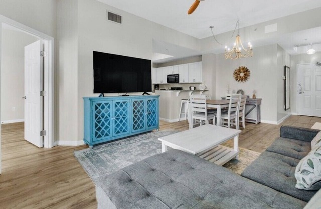 Rare end unit w/ 2 King beds *Steps from the Pool*