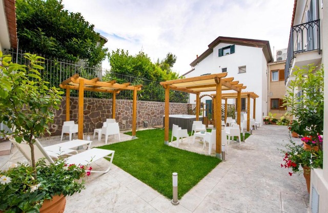 Ravello House