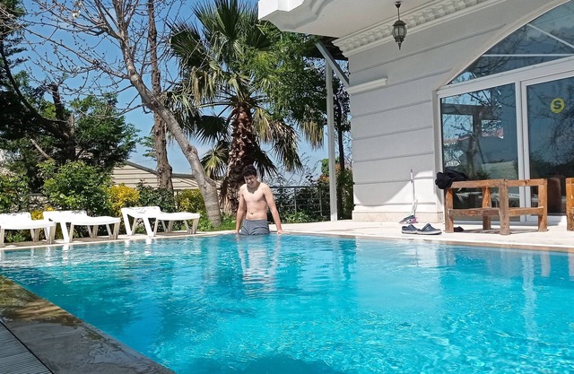 RAYA WONDERFUL SEA VIEW, SWIMMING POOL AND CITY CENTER..8+1 500 Sq Private Villa
