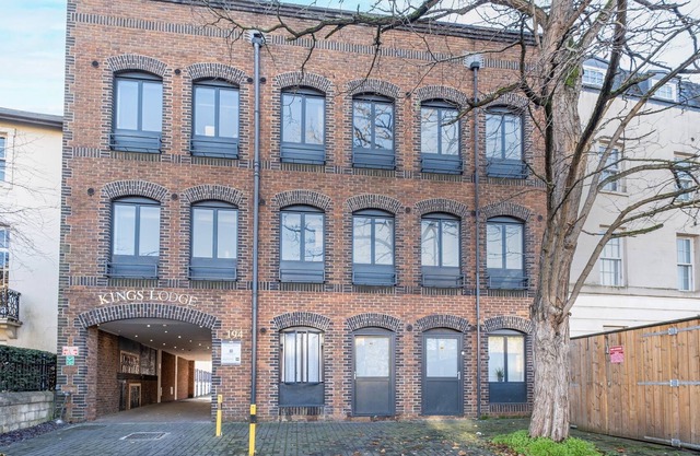 Reading Town Centre 1 & 2 Bdrm Apartment