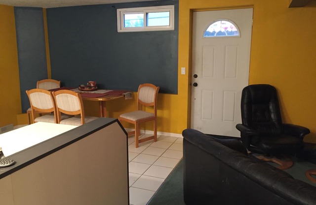 Amplia suite recientemente renovada de 2 dormitorios que admite mascotas